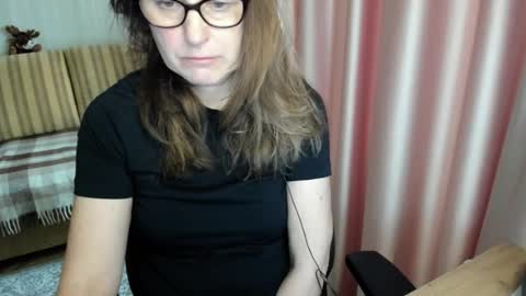 Lauraoven1 online show from 03/09/26, 02:32