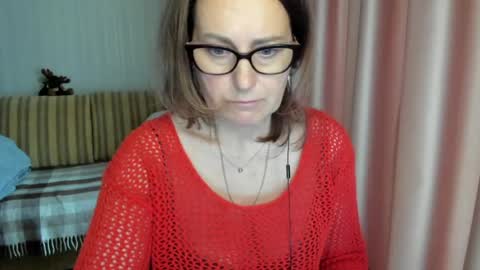 Snapshot of lauraoven1 chatting on 04/30/26, 02:34 Lauraoven1 online show from 04/30/26, 02:34
