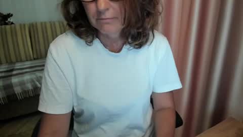 Lauraoven1 online show from 07/28/26, 03:21