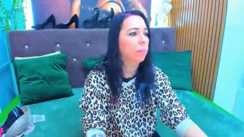 Laura online show from 01/13/26, 04:29