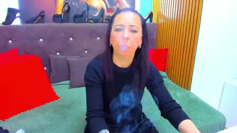 Laura online show from 05/02/26, 03:55