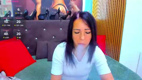 Laura online show from 07/02/26, 03:17