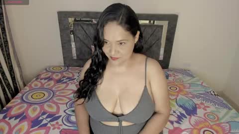 Snapshot of laurasofia01 chatting on 04/24/26, 11:18 laurasofia01 online show from 04/24/26, 11:18