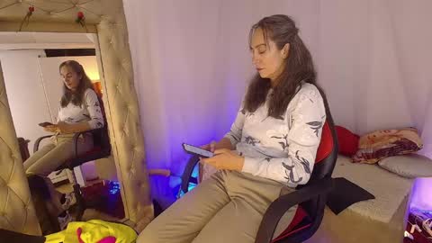 Laura Sofia online show from 04/28/26, 11:10