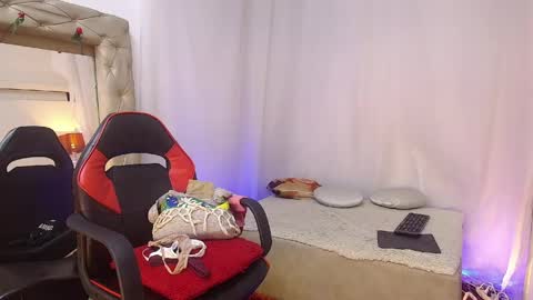 Laura Sofia online show from 04/30/26, 11:05