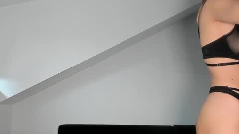 Laura Lara Sommer online show from 03/20/26, 10:20