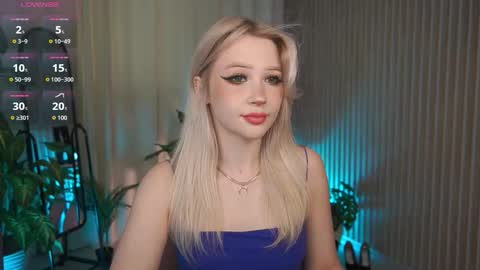  Laura  online show from 09/12/25, 05:40