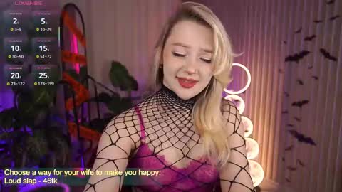  Laura  online show from 10/27/25, 06:28