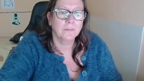 laureanne online show from 12/08/24, 01:25