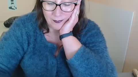 laureanne online show from 12/11/24, 01:49