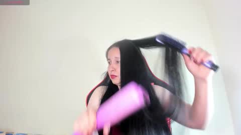 Snapshot of laureen777 chatting on 10/28/25, 02:26 laureen777 online show from 10/28/25, 02:26