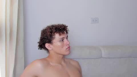 Laureent online show from 02/12/25, 01:06