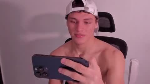 Laureent online show from 04/10/26, 07:29