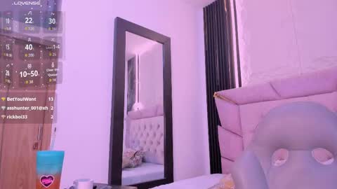 Laurem online show from 09/17/25, 08:10