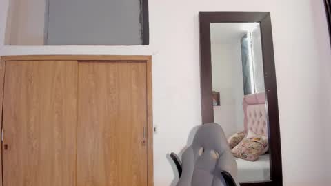 Laurem online show from 01/14/26, 07:52