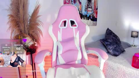 Snapshot of lauren__dallass chatting on 09/26/25, 10:14 MissLauren online show from 09/26/25, 10:14