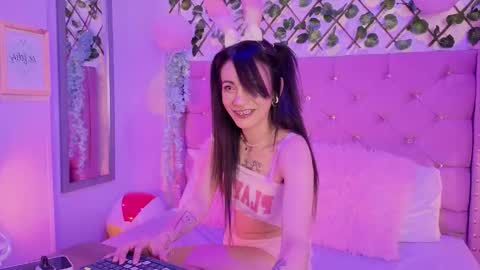 Lauren evans9 online show from 11/12/25, 04:57