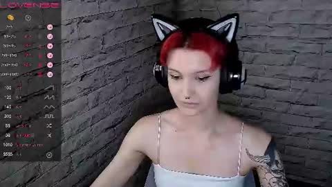 Snapshot of lauren_raquel chatting on 06/23/26, 12:36 Eva online show from 06/23/26, 12:36