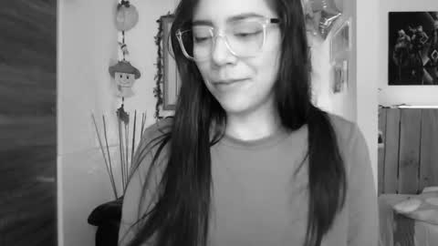 Lauren online show from 12/22/24, 01:34