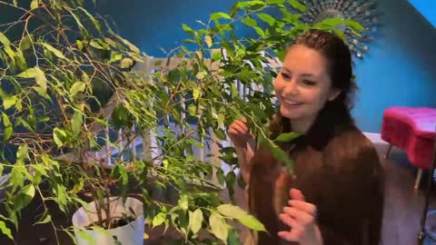 Lauren Brite online show from 10/13/25, 03:23