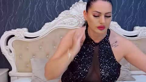 Snapshot of laurenjenssen chatting on 11/20/25, 03:12 Laura online show from 11/20/25, 03:12