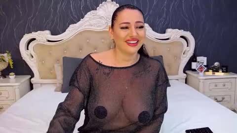 Snapshot of laurenjenssen chatting on 11/22/25, 08:57 Laura online show from 11/22/25, 08:57