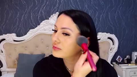 Laura online show from 03/05/26, 03:41