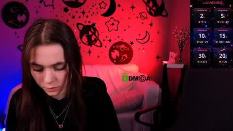 Laure online show from 04/11/26, 01:15