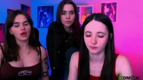 Laure online show from 05/11/26, 04:04