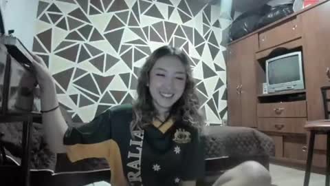 laurenn_111 online show from 06/24/26, 09:08