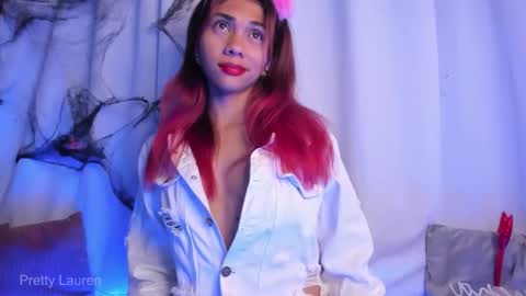 Snapshot of laurenn__1 chatting on 10/25/25, 04:31 Lauren online show from 10/25/25, 04:31