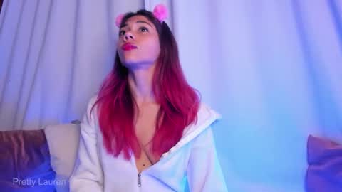 Snapshot of laurenn__1 chatting on 10/28/25, 02:59 Lauren online show from 10/28/25, 02:59