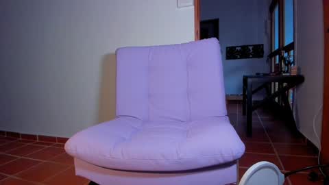 Snapshot of laurent_a chatting on 01/30/25, 10:51 Lucie online show from 01/30/25, 10:51