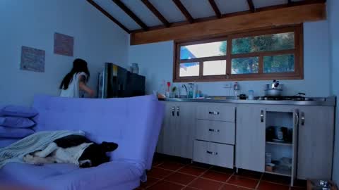 Snapshot of laurent_a chatting on 02/28/25, 01:58 Lucie online show from 02/28/25, 01:58