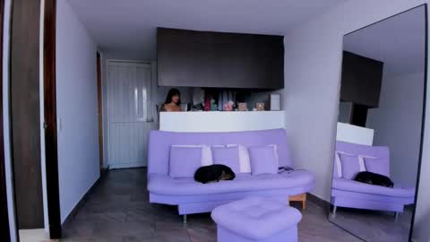 Snapshot of laurent_a chatting on 09/10/25, 07:47 Lucie online show from 09/10/25, 07:47