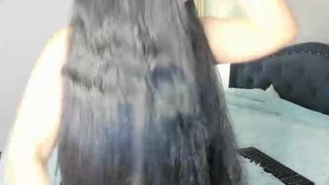 Snapshot of laurent_jones chatting on 12/19/25, 04:52 daniela angel online show from 12/19/25, 04:52