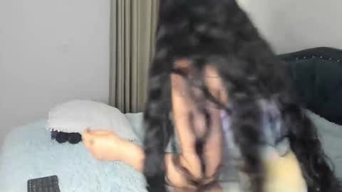 Snapshot of laurent_jones chatting on 12/22/25, 02:52 daniela angel online show from 12/22/25, 02:52