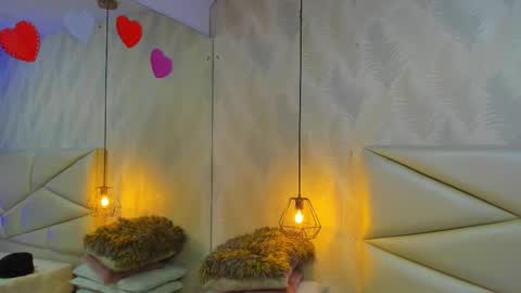 Snapshot of laurettedela_roux chatting on 11/29/25, 11:35 Laurent online show from 11/29/25, 11:35