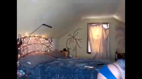 Snapshot of laureybabe44 chatting on 03/04/25, 08:16 Lauren online show from 03/04/25, 08:16