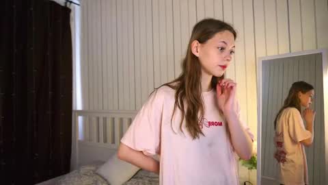 Kate online show from 05/13/26, 08:23