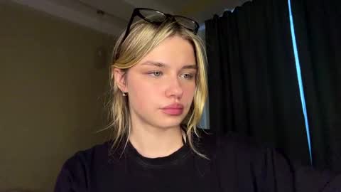 Bella online show from 05/15/26, 03:08