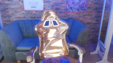 Snapshot of laurita_b chatting on 01/29/25, 11:04 Laurita online show from 01/29/25, 11:04