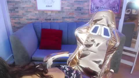 Snapshot of laurita_b chatting on 02/10/25, 07:49 Laurita online show from 02/10/25, 07:49