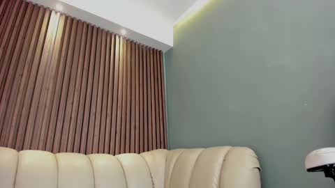 Lau Roberts online show from 02/21/25, 07:01