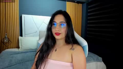 Lau Roberts online show from 09/15/25, 03:39