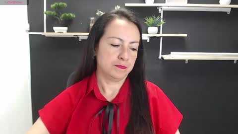 Snapshot of lauryn_jones chatting on 06/17/26, 06:53 Laury online show from 06/17/26, 06:53