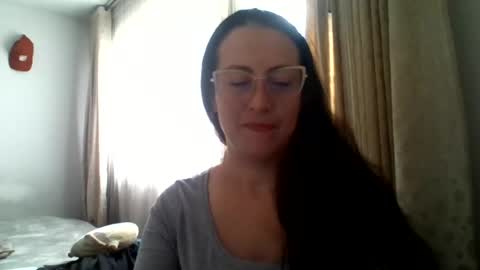 Snapshot of lauryn_jones chatting on 07/21/26, 06:21 Laury online show from 07/21/26, 06:21