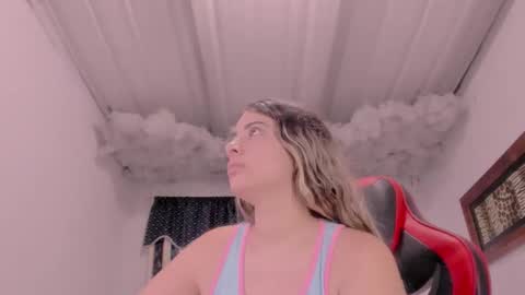 Snapshot of lauu_g chatting on 10/04/25, 11:08 Lauu G online show from 10/04/25, 11:08