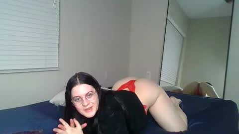 lauvlylu online show from 03/18/26, 08:06