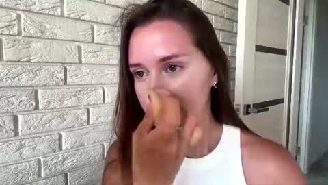 Luisa online show from 07/26/26, 07:48